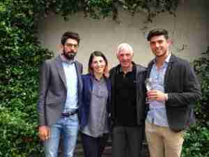 Carlo, Francesca e Ignazio con il padre Francesco Moser, recordman del ciclismo: due generazioni in sella nella tradizione del Mueller Thurgau della Val di Cembra